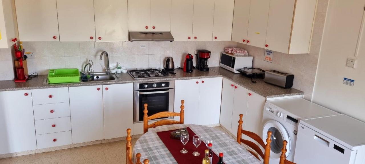 Astrofegia Apartments Near The Sea Agia Marina  Luaran gambar